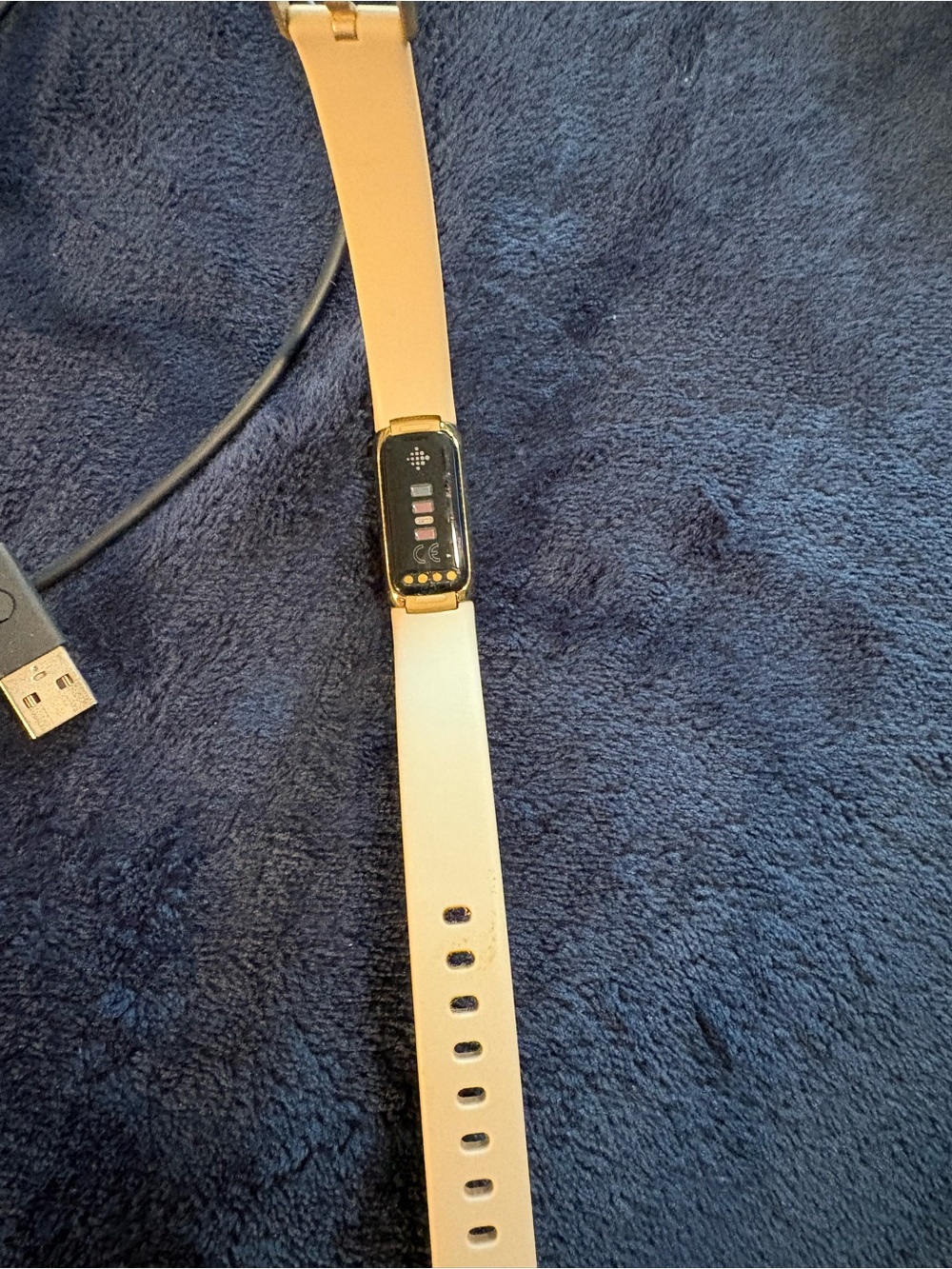 fitbit Luxe Fitness & Wellness Tracker - Cream Band - Picture 4 of 6